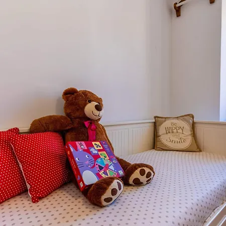 Little - Your On Apartment