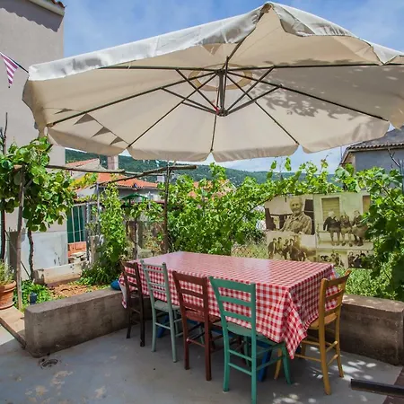 Little - Your On Apartment Cres
